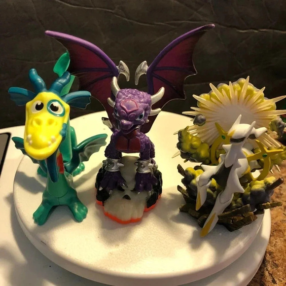 Pokémon TCG Arceus Skylanders and McDonald’s Dragon Figures Pieces Lot - Picture 1 of 3
